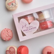 Valentine’s Day macaron gift box from Le Bon Macaron